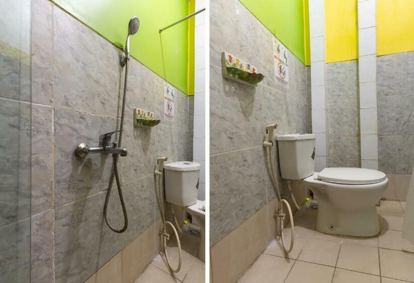 اتاق استاندارد یک نفره, Homestay Gayatri Sawojajar Near Univ Negeri Malang Kampus 2 Mitra Reddoorz