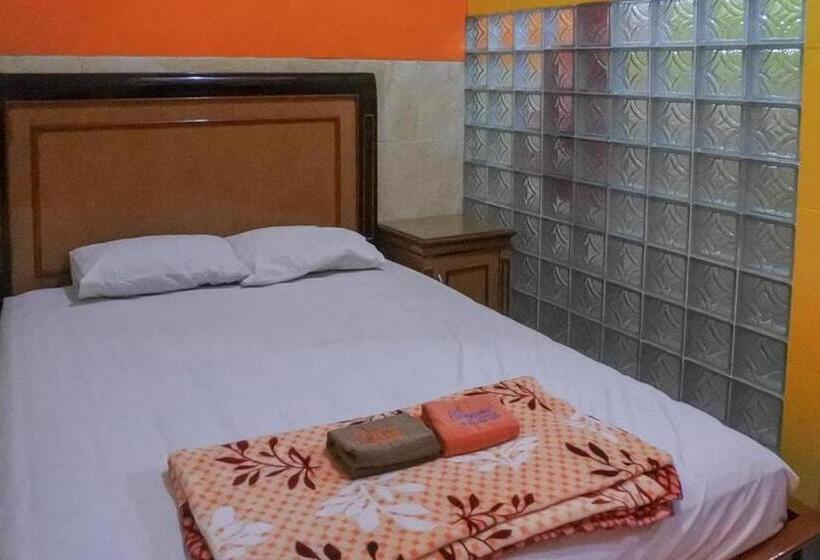 Standard Szoba, Homestay Gayatri Sawojajar Near Univ Negeri Malang Kampus 2 Mitra Reddoorz