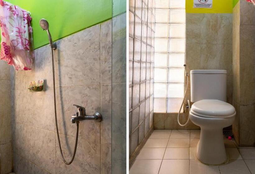 اتاق استاندارد, Homestay Gayatri Sawojajar Near Univ Negeri Malang Kampus 2 Mitra Reddoorz