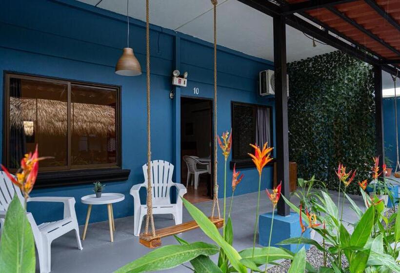 ２ベッドルームアパートメント, Point Break Santa Teresa