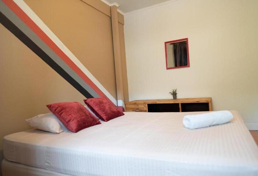 ２ベッドルームアパートメント, Point Break Santa Teresa