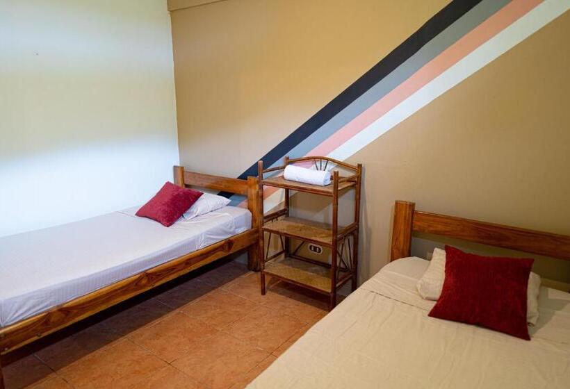 ２ベッドルームアパートメント, Point Break Santa Teresa