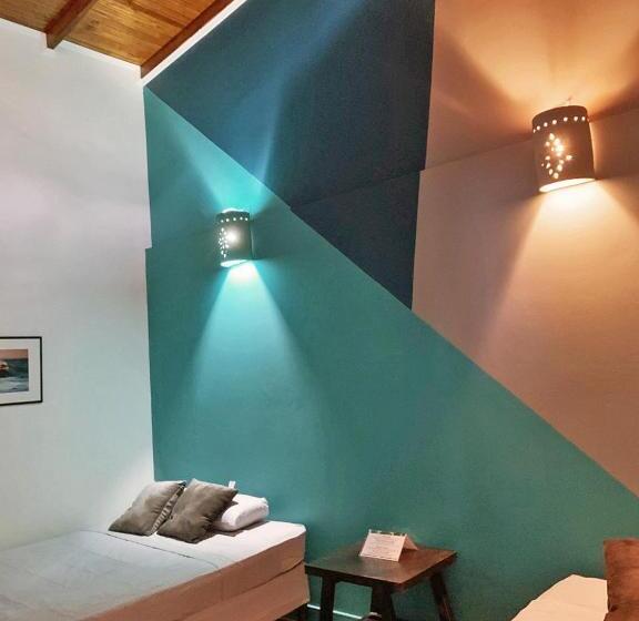 スタンダードルーム, Point Break Santa Teresa