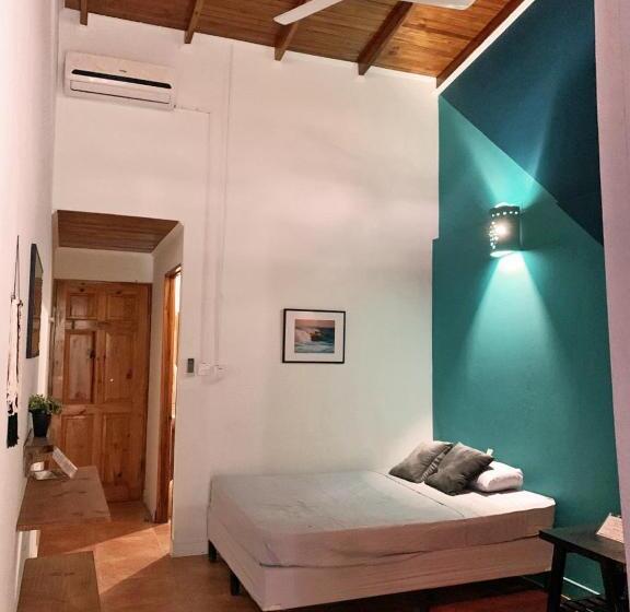 スタンダードルーム, Point Break Santa Teresa