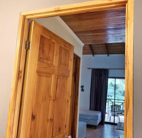 スタンダードルーム, Point Break Santa Teresa