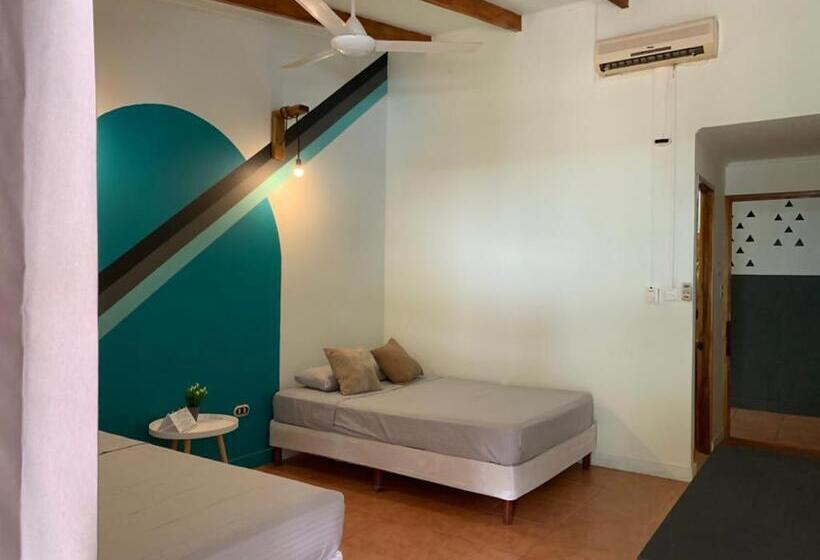 バルコニー付スタンダード４ベッドルーム, Point Break Santa Teresa