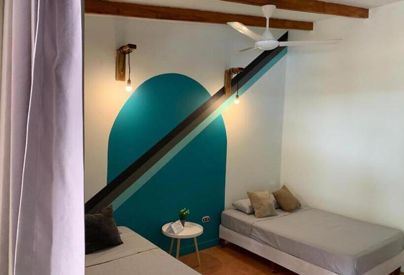 バルコニー付スタンダード４ベッドルーム, Point Break Santa Teresa