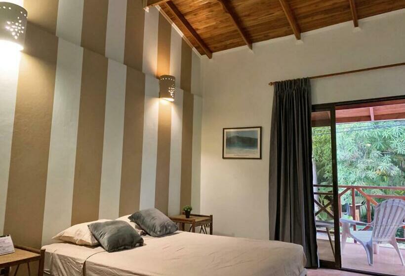 バルコニー付きスタンダードルーム, Point Break Santa Teresa