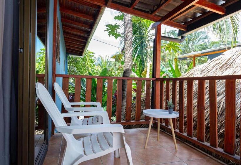 ルームシェアのワンベッド, Point Break Santa Teresa