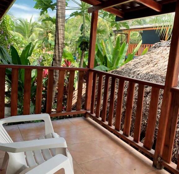 ルームシェアのワンベッド, Point Break Santa Teresa