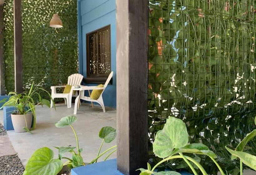 ２ベッドルームアパートメント, Point Break Santa Teresa