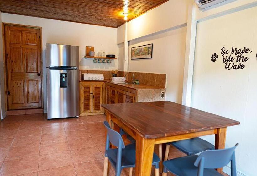 ２ベッドルームアパートメント, Point Break Santa Teresa