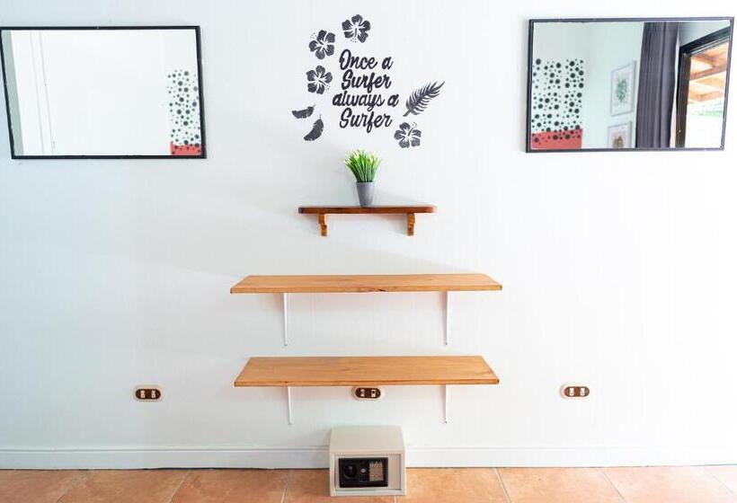 バルコニー付きスタンダードルーム, Point Break Santa Teresa