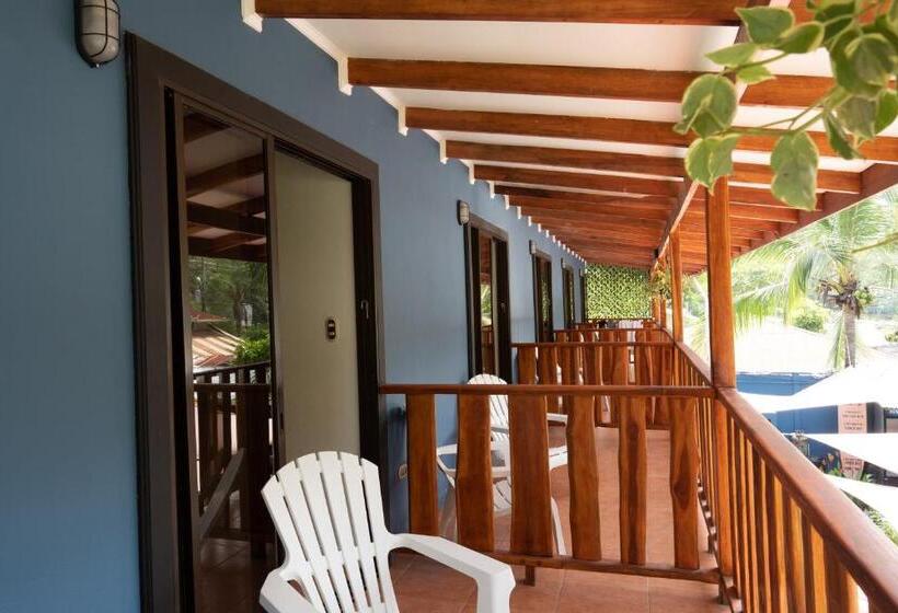 バルコニー付スタンダード４ベッドルーム, Point Break Santa Teresa