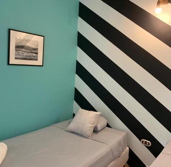 バルコニー付きスタンダードトリプルルーム, Point Break Santa Teresa