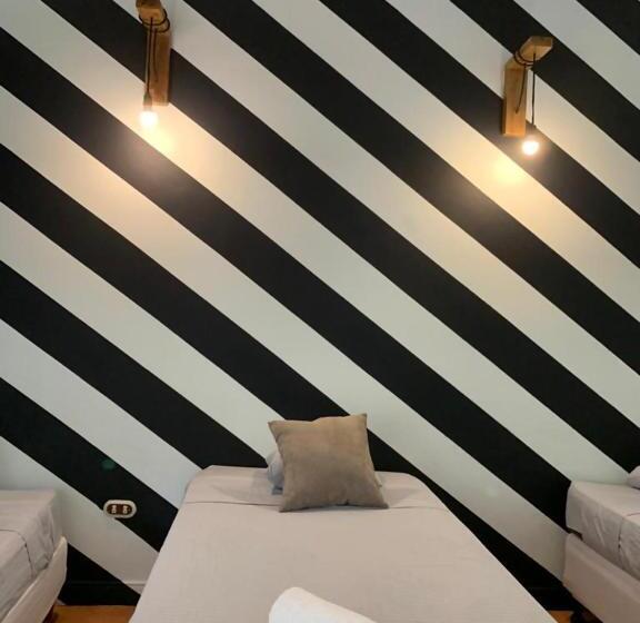 バルコニー付きスタンダードトリプルルーム, Point Break Santa Teresa