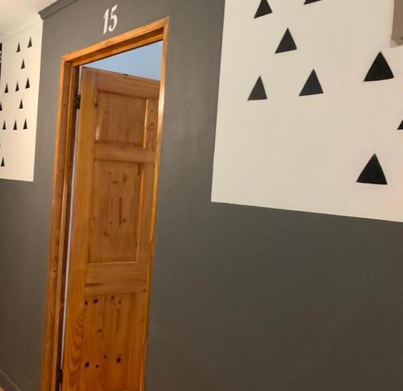 バルコニー付きスタンダードトリプルルーム, Point Break Santa Teresa