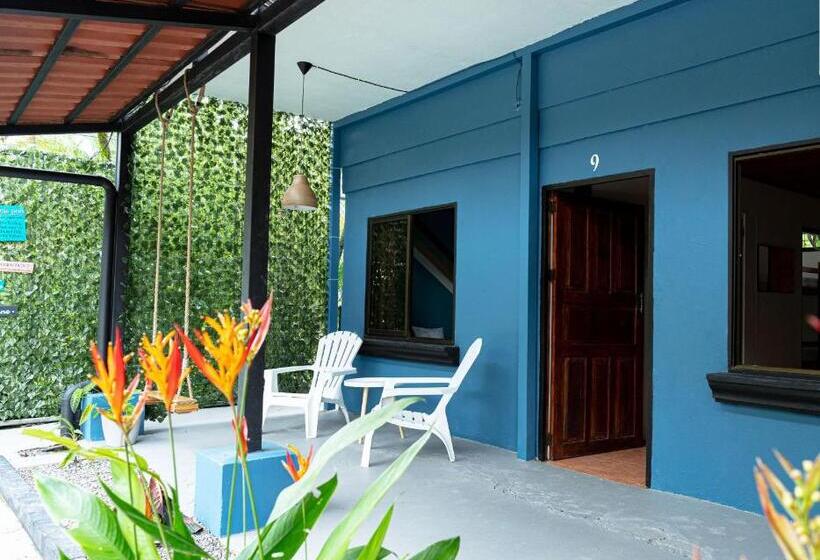 ２ベッドルームアパートメント, Point Break Santa Teresa