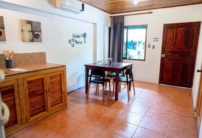 ２ベッドルームアパートメント, Point Break Santa Teresa