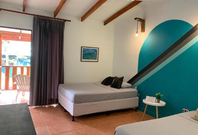 バルコニー付スタンダード４ベッドルーム, Point Break Santa Teresa