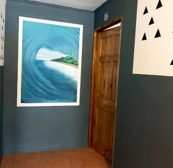 バルコニー付きスタンダードトリプルルーム, Point Break Santa Teresa