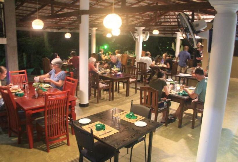 اتاق لوکس, Nature House