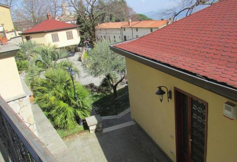 خانه 2 خوابه, Al Palazzetto Set Fair