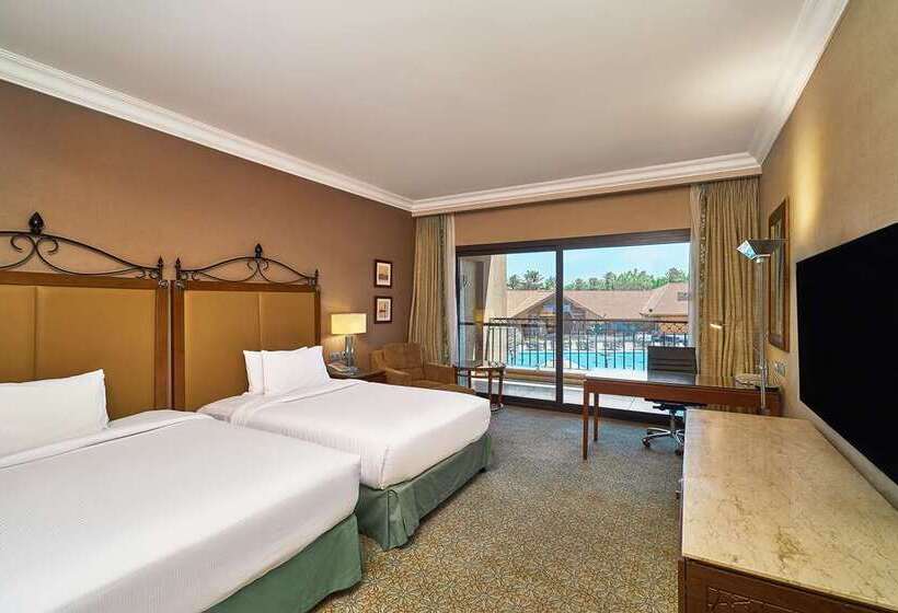 اتاق لوکس با چشمانداز استخر, Conrad Manila