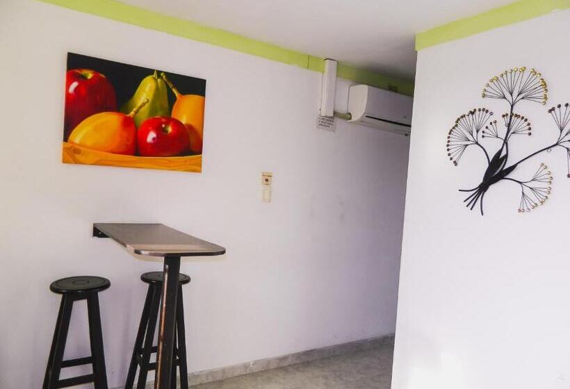 آپارتمان 2 خوابه, Hostel Stingray