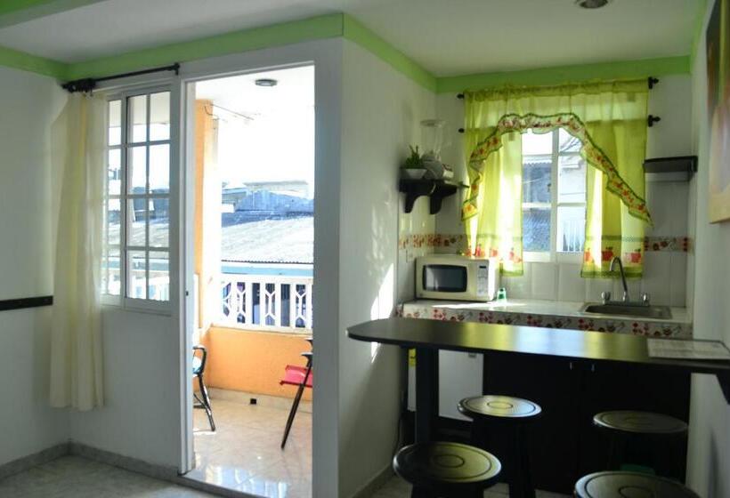 آپارتمان 2 خوابه, Hostel Stingray