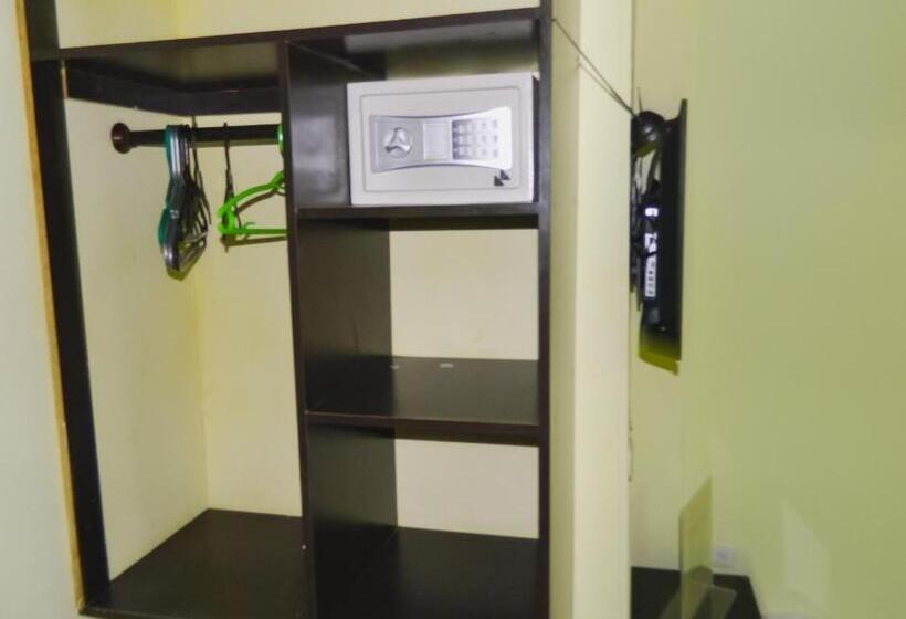 חדר סטנדרט חדר אמבטיה משותף, Hostel Stingray