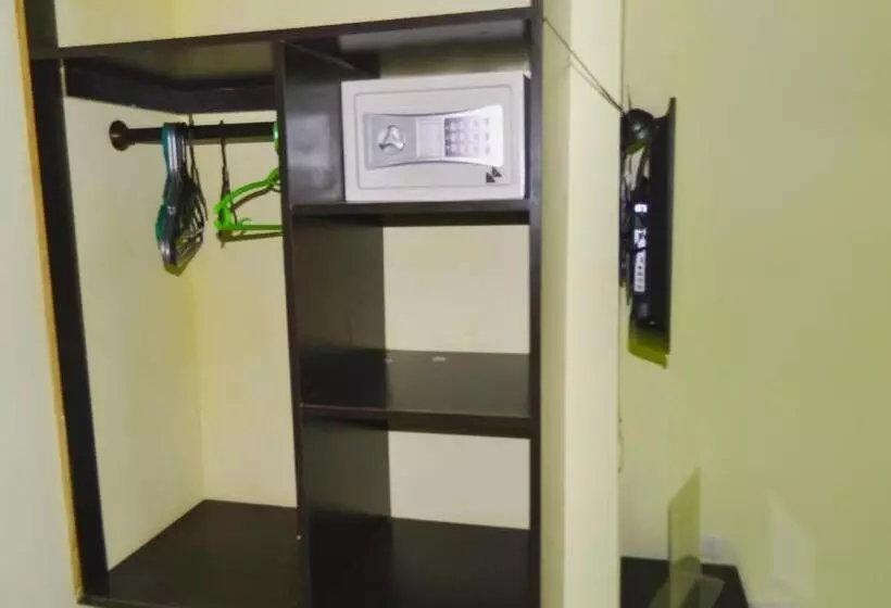 اتاق استاندارد با سرویس بهداشتی مشترک, Hostel Stingray