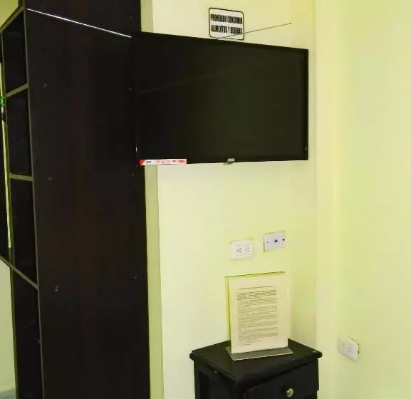 اتاق استاندارد با سرویس بهداشتی مشترک, Hostel Stingray