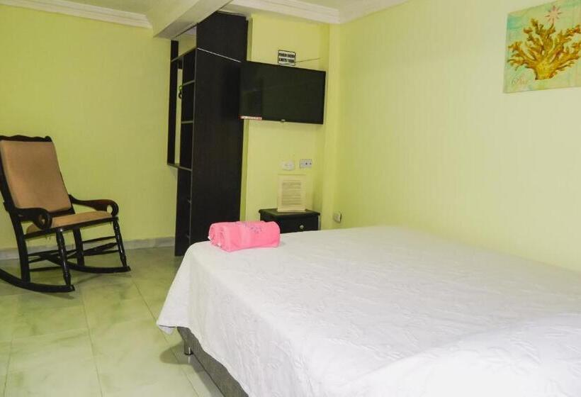 חדר סטנדרט חדר אמבטיה משותף, Hostel Stingray