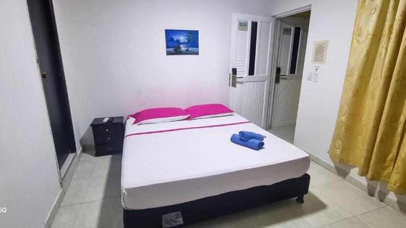 四人标准间, Hostel Stingray