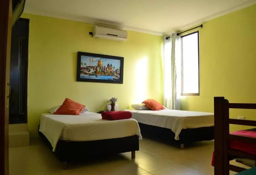 اتاق استاندارد سه نفره, Hostel Stingray