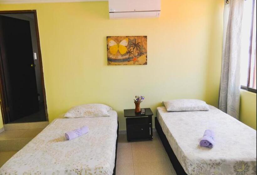 חדר סטנדרט לשלושה, Hostel Stingray