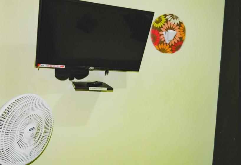 חדר בסיסי, Hostel Stingray