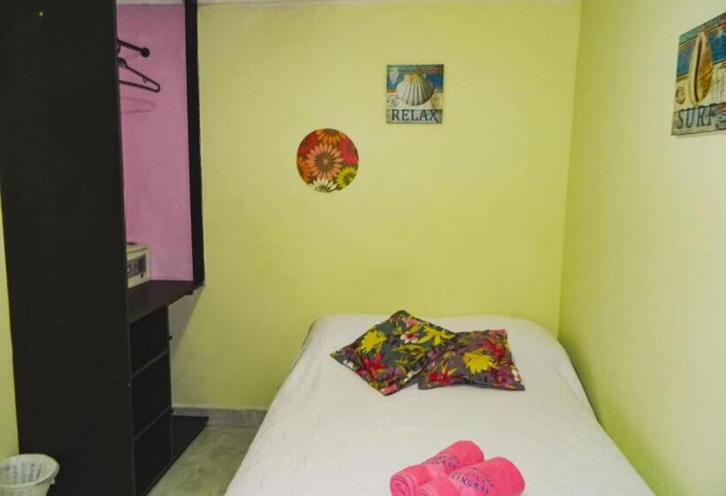 חדר סטנדרט חדר אמבטיה משותף, Hostel Stingray