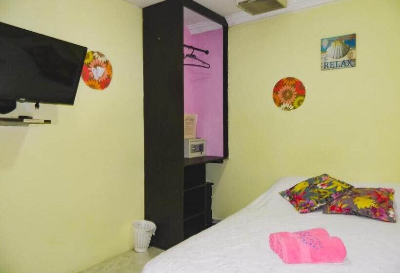 اتاق استاندارد با سرویس بهداشتی مشترک, Hostel Stingray