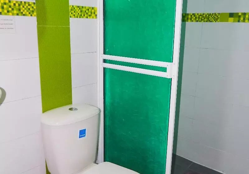 اتاق اکونومی, Hostel Stingray