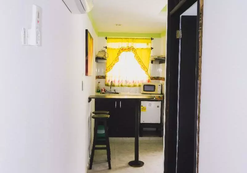 آپارتمان 2 خوابه, Hostel Stingray