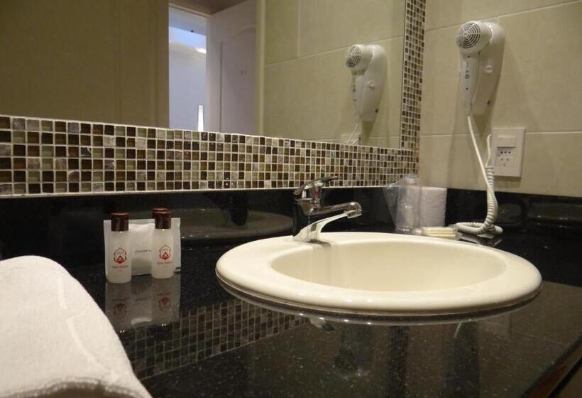 اتاق لوکس سه تخته, Italiano