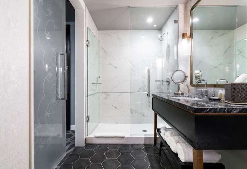 스탠다드 스튜디오 킹침대, Londonhouse Chicago Curio Collection By Hilton