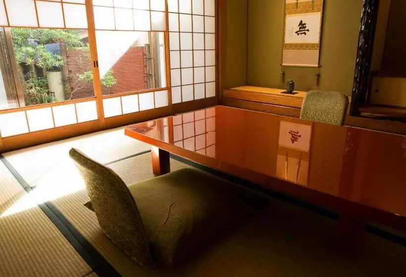 Basic-huone, Mikuniya