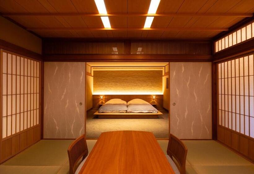 جناح جونيور, Mikuniya