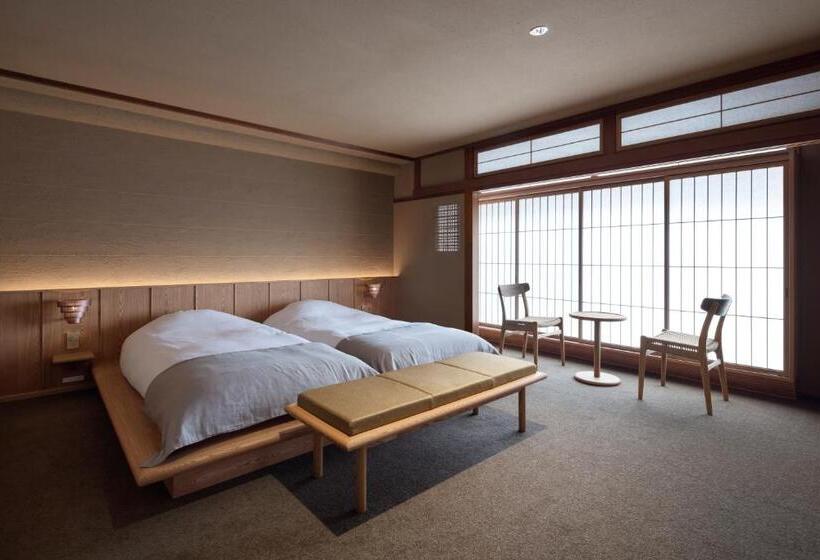 جناح جونيور, Mikuniya