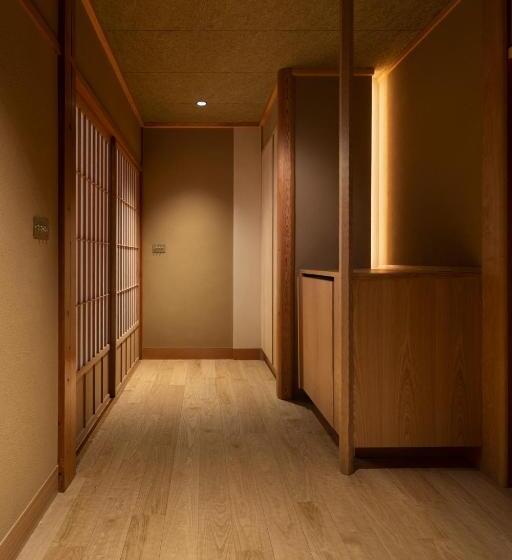 جناح جونيور, Mikuniya