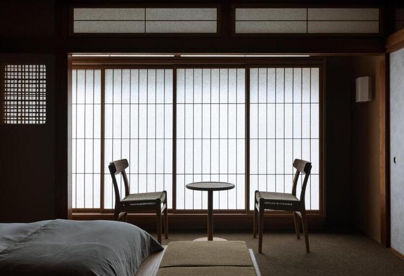 جناح جونيور, Mikuniya