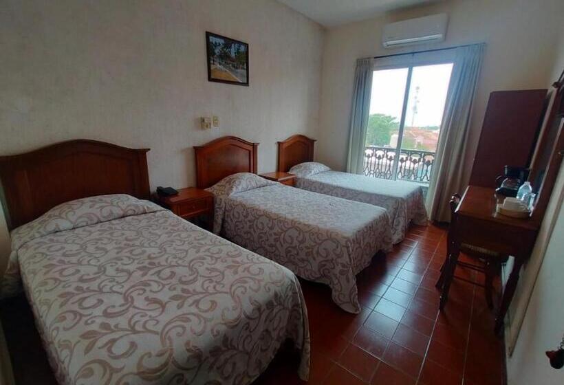 غرفة قياسية ثلاثية, Posada Doña Lala